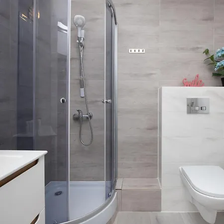 Apartment Sea Power Horyzont Typu Queen Nr 14 Z Balkonem I Tarasem By Renters Jastrzebia Gora